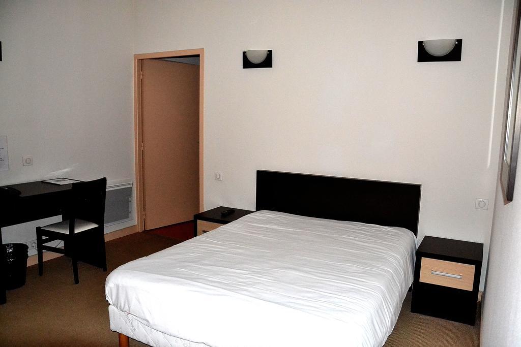 Hotel Les Benedictins 리모주 객실 사진