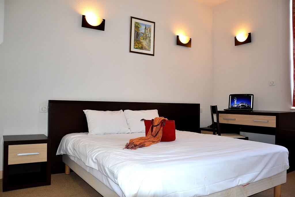 Hotel Les Benedictins 리모주 객실 사진