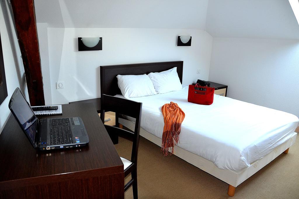 Hotel Les Benedictins 리모주 객실 사진